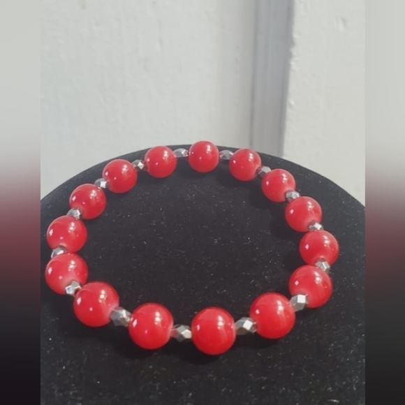 Red and Silver Elastic Bracelet. 🌴 - Picture 3 of 5